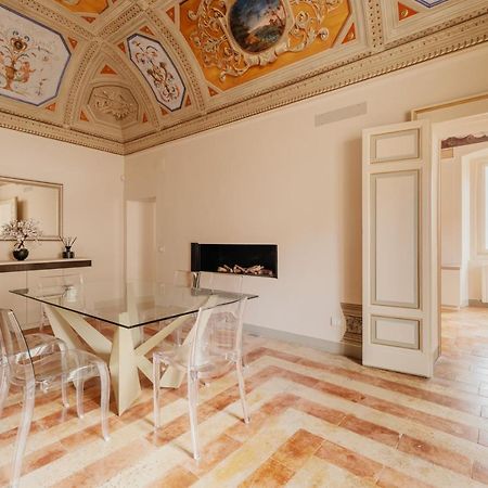 Sotto Gli Affreschi Del 1800 Con Colazione Inclusa Assisi Exterior foto